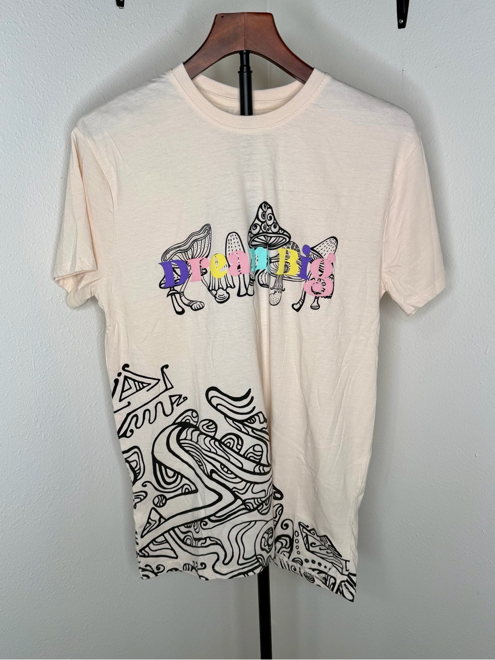 San Francisco Work Shirt Cream Graphic Mushroom Short Sleeve Tee Size Medium